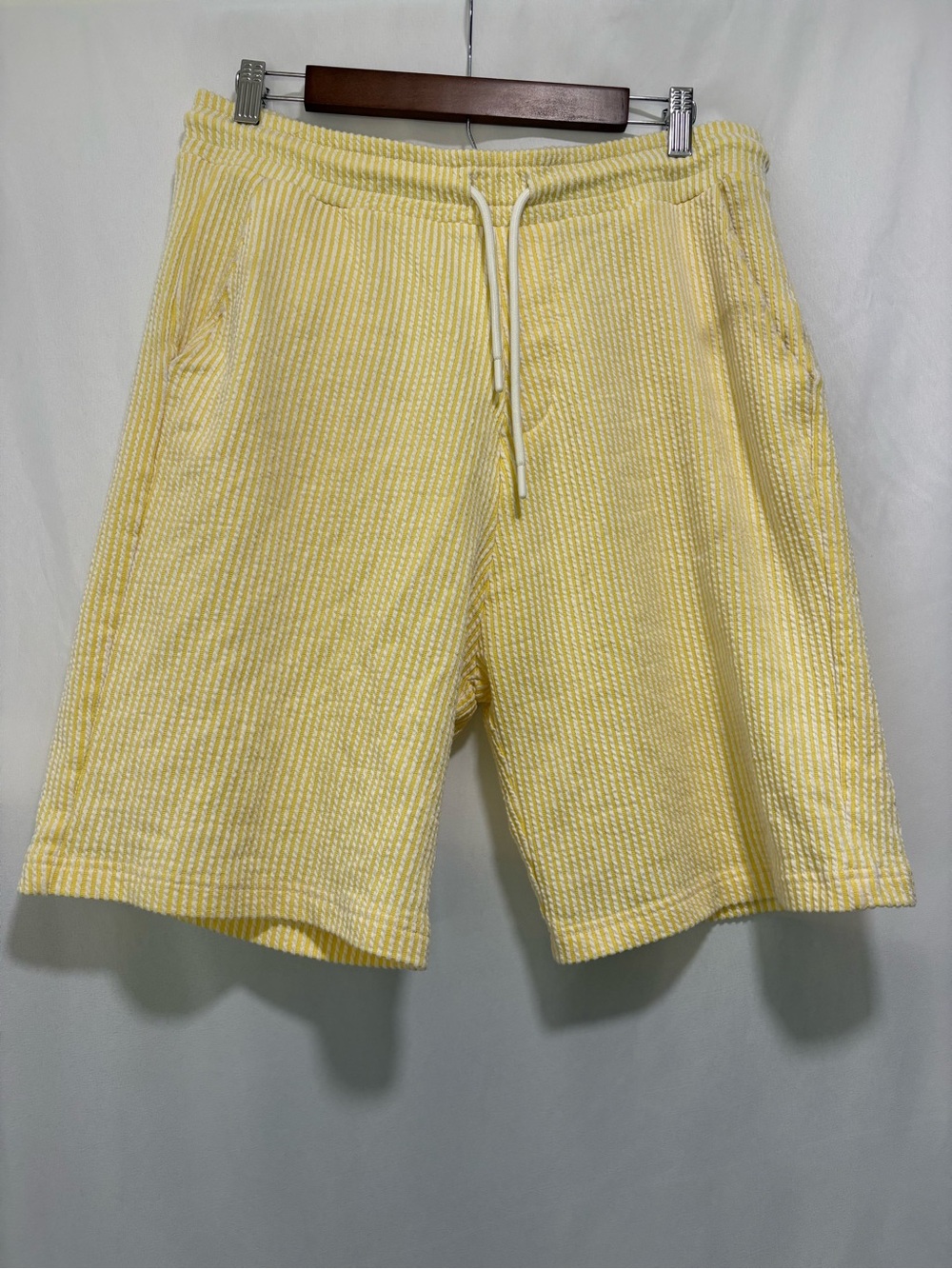 Zara Women’s Yellow Seersucker Stripe Shorts XL